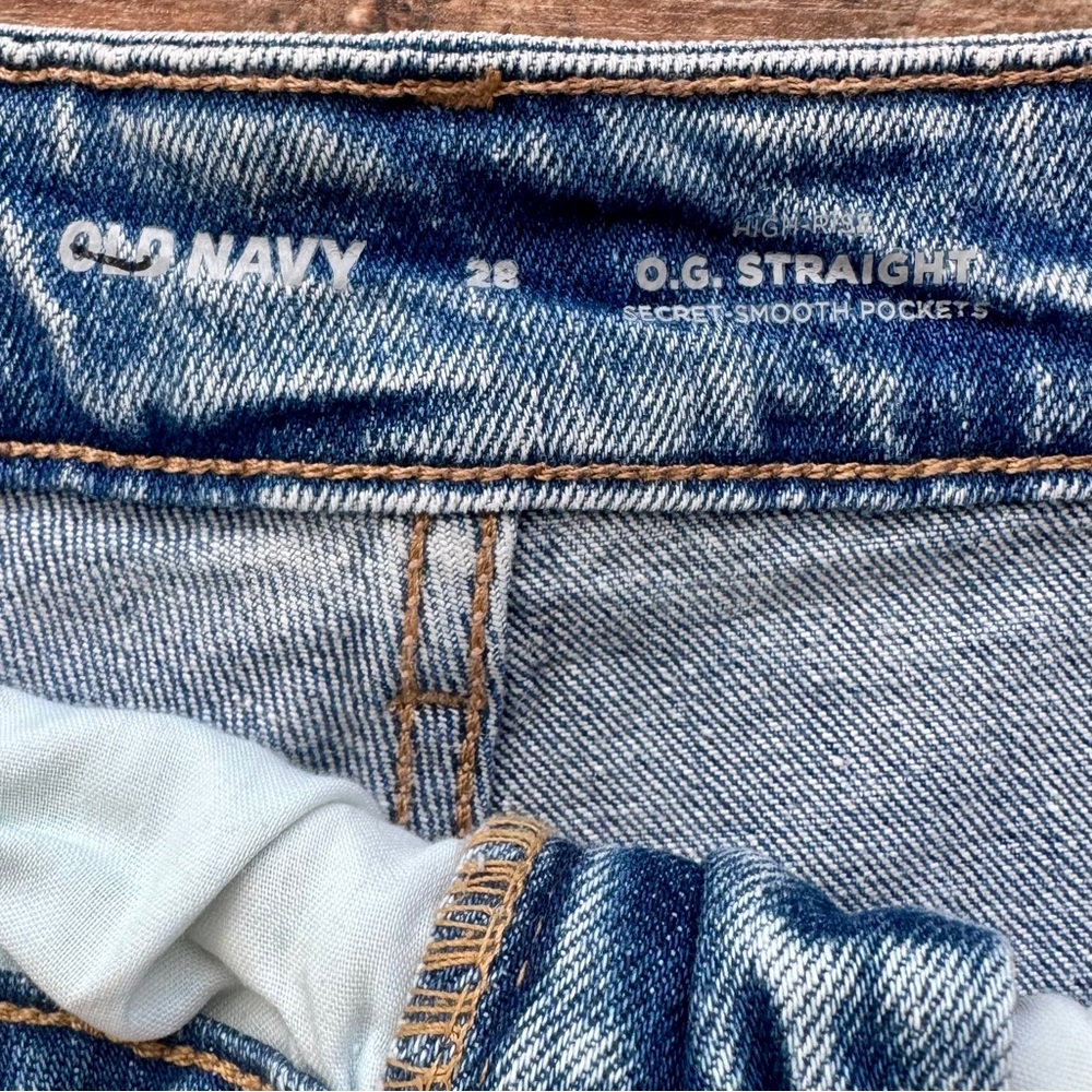Old Navy NWOT High Rise OG Straight Light Wash Denim Shorts Plus Size 28 - Picture 6 of 7